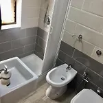 A Casa E Matilde Neapol